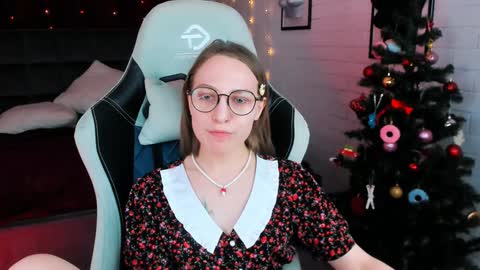 Snapshot of aphexqueen chatting on 12/20/24, 08:23 APHEX QUEEN online show from 12/20/24, 08:23