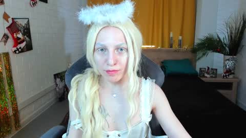 Snapshot of aphexqueen chatting on 12/23/24, 02:07 APHEX QUEEN online show from 12/23/24, 02:07