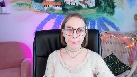 Snapshot of aphexqueen chatting on 12/24/24, 12:11 APHEX QUEEN online show from 12/24/24, 12:11