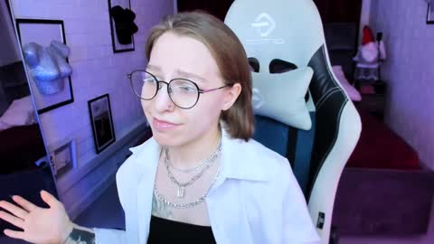 Snapshot of aphexqueen chatting on 01/11/25, 04:36 APHEX QUEEN online show from 01/11/25, 04:36