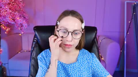 Snapshot of aphexqueen chatting on 01/19/25, 04:14 APHEX QUEEN online show from 01/19/25, 04:14