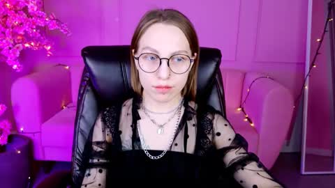 Snapshot of aphexqueen chatting on 01/27/25, 12:16 APHEX QUEEN online show from 01/27/25, 12:16