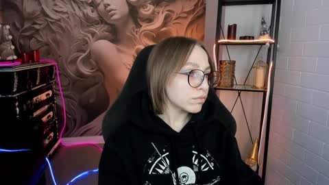 Snapshot of aphexqueen chatting on 02/02/25, 05:15 APHEX QUEEN online show from 02/02/25, 05:15