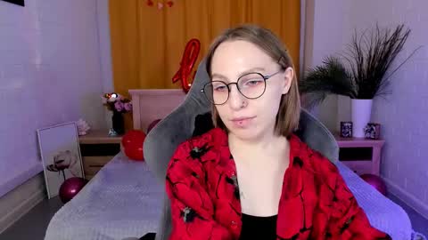 Snapshot of aphexqueen chatting on 02/12/25, 01:06 APHEX QUEEN online show from 02/12/25, 01:06