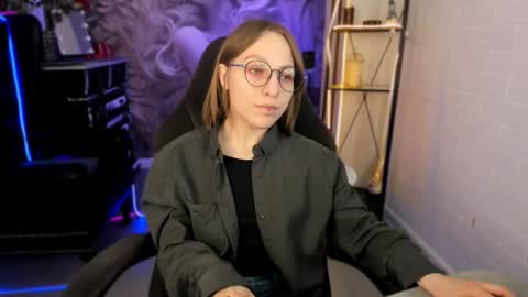 Snapshot of aphexqueen chatting on 02/27/25, 09:11 APHEX QUEEN online show from 02/27/25, 09:11