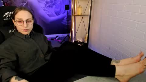 Snapshot of aphexqueen chatting on 02/27/25, 03:15 APHEX QUEEN online show from 02/27/25, 03:15