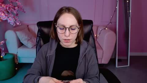 Snapshot of aphexqueen chatting on 02/28/25, 04:10 APHEX QUEEN online show from 02/28/25, 04:10