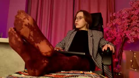 Snapshot of aphexqueen chatting on 10/10/25, 09:08 APHEX QUEEN online show from 10/10/25, 09:08