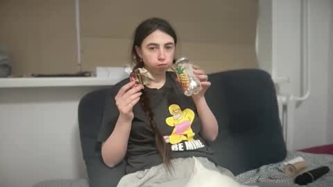 aphr0dite22 online show from 04/23/26, 04:31