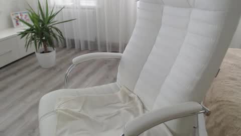 Snapshot of aphrodite83 chatting on 10/16/25, 11:22 Aphrodite online show from 10/16/25, 11:22