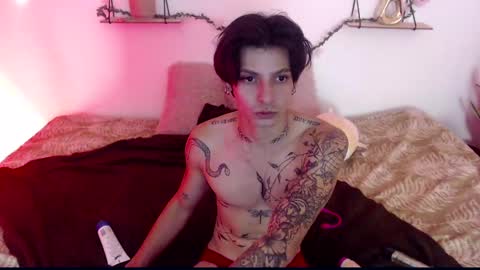 Snapshot of apolo01_ chatting on 01/06/25, 04:02 Apolo online show from 01/06/25, 04:02