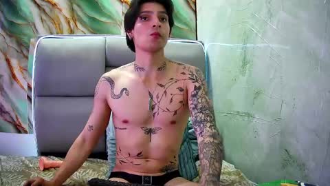 Snapshot of apolo01_ chatting on 02/05/25, 07:53 Apolo online show from 02/05/25, 07:53