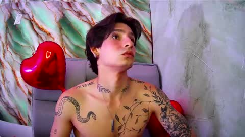 Snapshot of apolo01_ chatting on 02/14/25, 08:26 Apolo online show from 02/14/25, 08:26