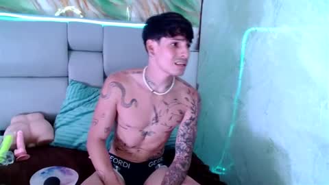 Snapshot of apolo01_ chatting on 02/28/25, 05:48 Apolo online show from 02/28/25, 05:48