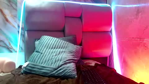 Snapshot of apolo01_ chatting on 03/12/25, 07:49 Apolo online show from 03/12/25, 07:49