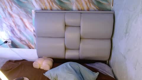 Snapshot of apolo01_ chatting on 09/19/25, 09:15 Apolo online show from 09/19/25, 09:15