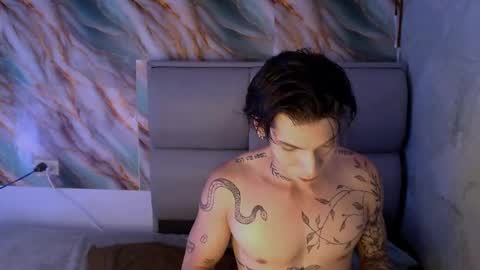 Snapshot of apolo01_ chatting on 09/21/25, 05:25 Apolo online show from 09/21/25, 05:25