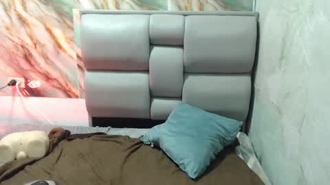 Snapshot of apolo01_ chatting on 09/28/25, 05:40 Apolo online show from 09/28/25, 05:40