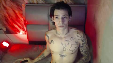 Snapshot of apolo01_ chatting on 10/16/25, 12:11 Apolo online show from 10/16/25, 12:11