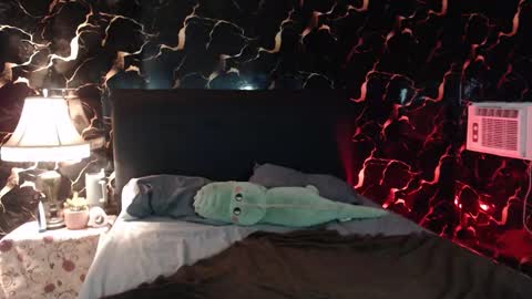 Snapshot of apolo01_ chatting on 10/28/25, 10:56 Apolo online show from 10/28/25, 10:56