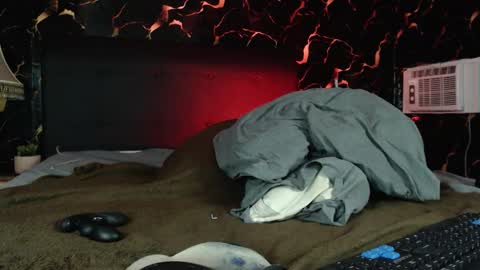 Snapshot of apolo01_ chatting on 10/30/25, 10:43 Apolo online show from 10/30/25, 10:43