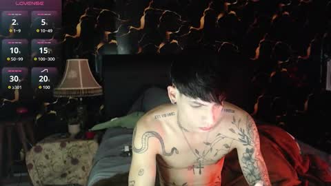 Snapshot of apolo01_ chatting on 11/17/25, 10:48 Apolo online show from 11/17/25, 10:48