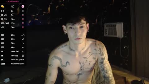 Snapshot of apolo01_ chatting on 12/13/25, 11:21 Apolo online show from 12/13/25, 11:21