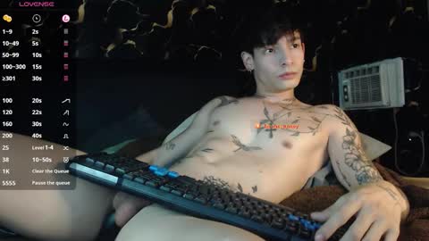 Snapshot of apolo01_ chatting on 12/21/25, 11:23 Apolo online show from 12/21/25, 11:23