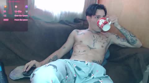 Snapshot of apolo01_ chatting on 02/01/26, 07:23 Apolo online show from 02/01/26, 07:23