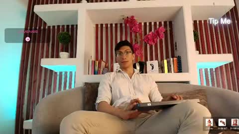 apolo_crus online show from 04/19/26, 03:06