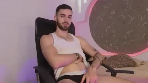 Apolo Lux  online show from 02/22/26, 07:45