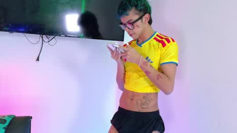 Snapshot of apolo_prince1 chatting on 06/17/26, 10:21 Apolo online show from 06/17/26, 10:21
