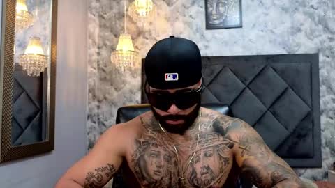 Snapshot of apolo_rousse chatting on 09/25/25, 11:41 Apolo online show from 09/25/25, 11:41