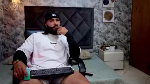 Snapshot of apolo_rousse chatting on 10/03/25, 09:45 Apolo online show from 10/03/25, 09:45