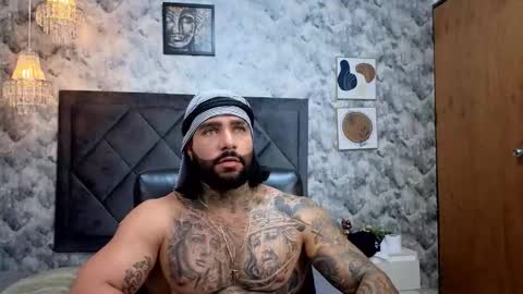 Snapshot of apolo_rousse chatting on 10/04/25, 11:03 Apolo online show from 10/04/25, 11:03