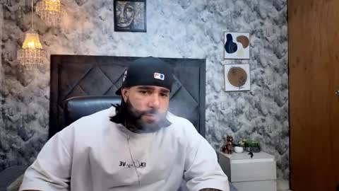 Snapshot of apolo_rousse chatting on 10/05/25, 09:13 Apolo online show from 10/05/25, 09:13