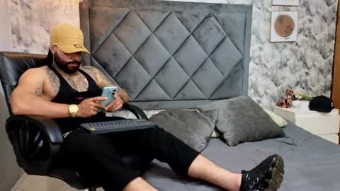 Snapshot of apolo_rousse chatting on 10/08/25, 12:30 Apolo online show from 10/08/25, 12:30