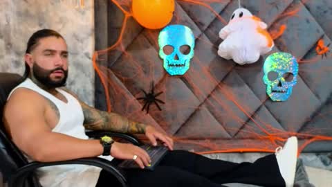 Snapshot of apolo_rousse chatting on 10/10/25, 11:15 Apolo online show from 10/10/25, 11:15