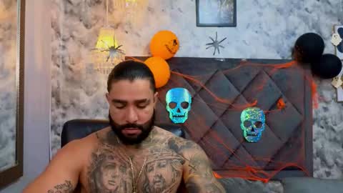 Snapshot of apolo_rousse chatting on 10/12/25, 08:19 Apolo online show from 10/12/25, 08:19