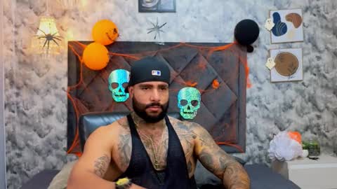 Snapshot of apolo_rousse chatting on 10/20/25, 10:21 Apolo online show from 10/20/25, 10:21