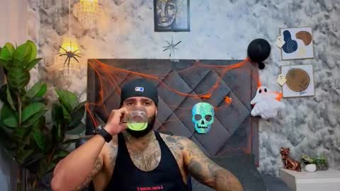 Snapshot of apolo_rousse chatting on 11/01/25, 10:34 Apolo online show from 11/01/25, 10:34