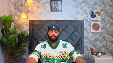 Snapshot of apolo_rousse chatting on 11/04/25, 08:52 Apolo online show from 11/04/25, 08:52