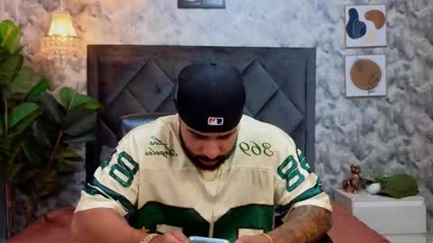 Snapshot of apolo_rousse chatting on 11/12/25, 08:41 Apolo online show from 11/12/25, 08:41