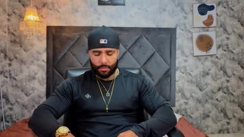 Snapshot of apolo_rousse chatting on 11/23/25, 06:30 Apolo online show from 11/23/25, 06:30