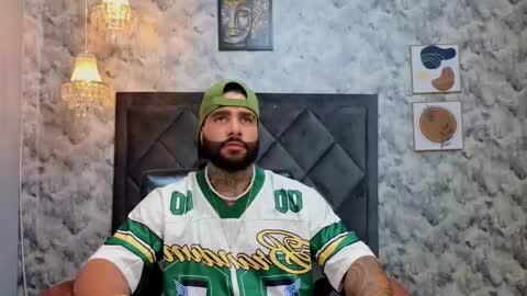 Snapshot of apolo_rousse chatting on 11/24/25, 08:52 Apolo online show from 11/24/25, 08:52