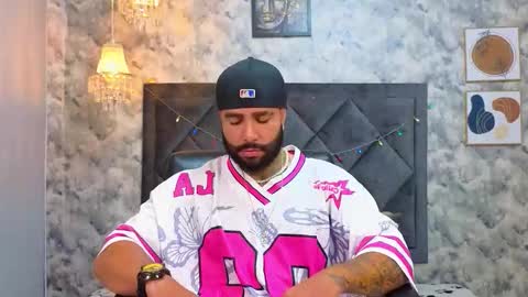 Snapshot of apolo_rousse chatting on 12/02/25, 10:27 Apolo online show from 12/02/25, 10:27