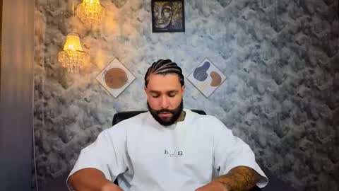 Snapshot of apolo_rousse chatting on 12/16/25, 09:42 Apolo online show from 12/16/25, 09:42