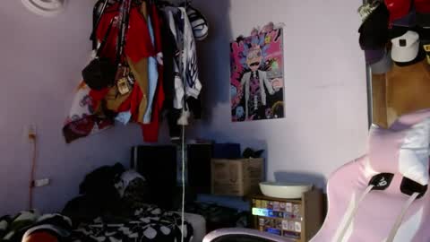 Snapshot of apolo_s chatting on 05/04/26, 03:13 Andres online show from 05/04/26, 03:13