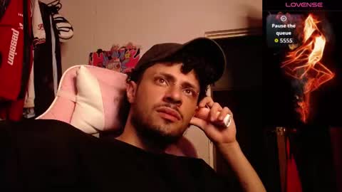 Snapshot of apolo_s chatting on 06/14/26, 04:03 Andres online show from 06/14/26, 04:03