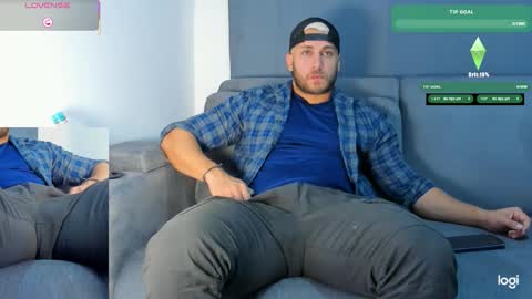 Snapshot of apolo_strange chatting on 10/21/25, 09:15 apolo_strange online show from 10/21/25, 09:15